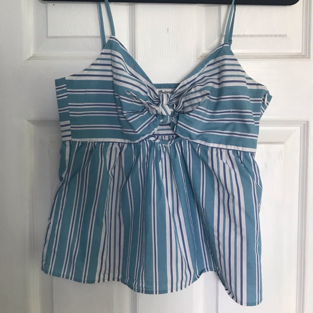Striped keyhole tank